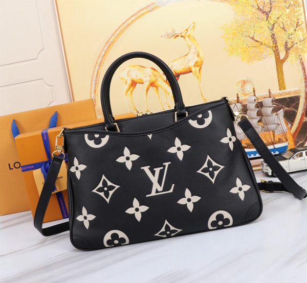 ルイヴィトンバッグ背面デザイン